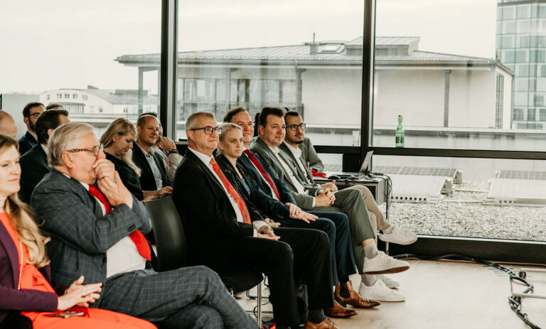 Publikum bei der Salzburger Landeskonferenz, erste Reihe