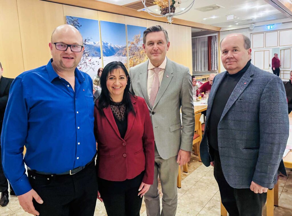 Verkehrsminister Peter Hanke mit Robert Chudyk, Sonja Pfeifenberger und Heimo Breuer